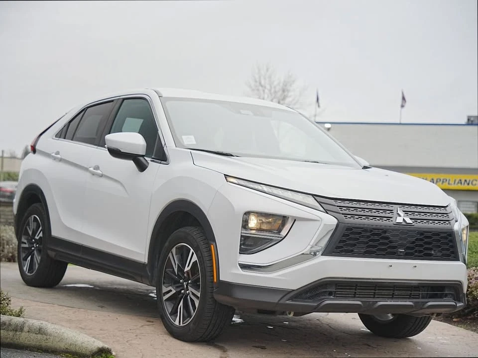 2023 Mitsubishi Eclipse Cross - Image 4 of 19