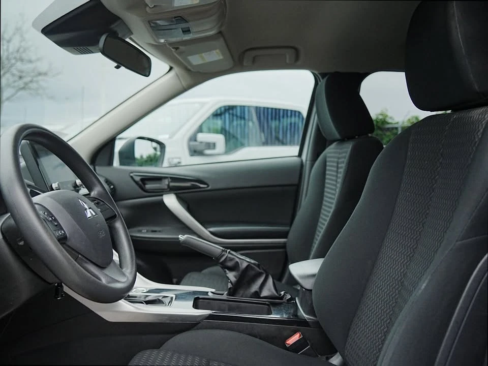 2023 Mitsubishi Eclipse Cross - Image 9 of 15