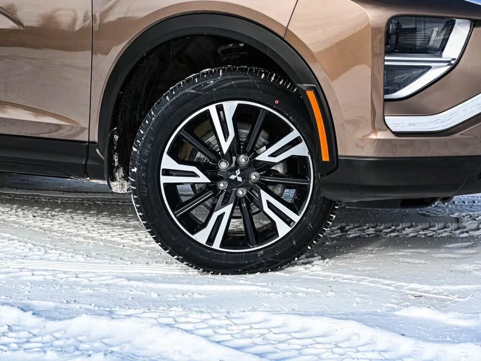 2023 Mitsubishi Eclipse Cross - Image 14 of 15
