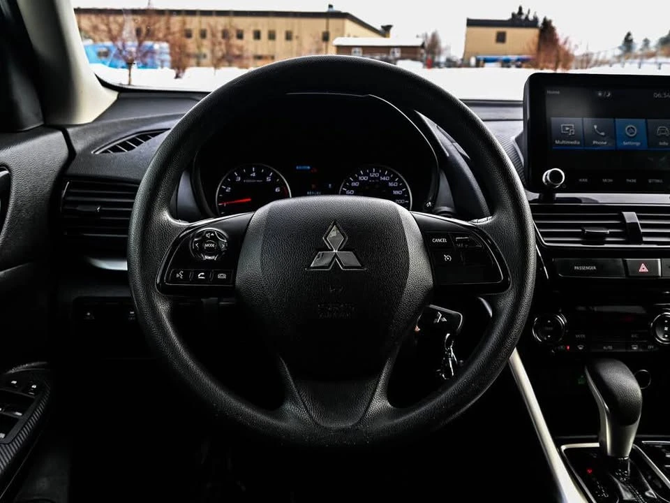 2023 Mitsubishi Eclipse Cross - Image 7 of 15