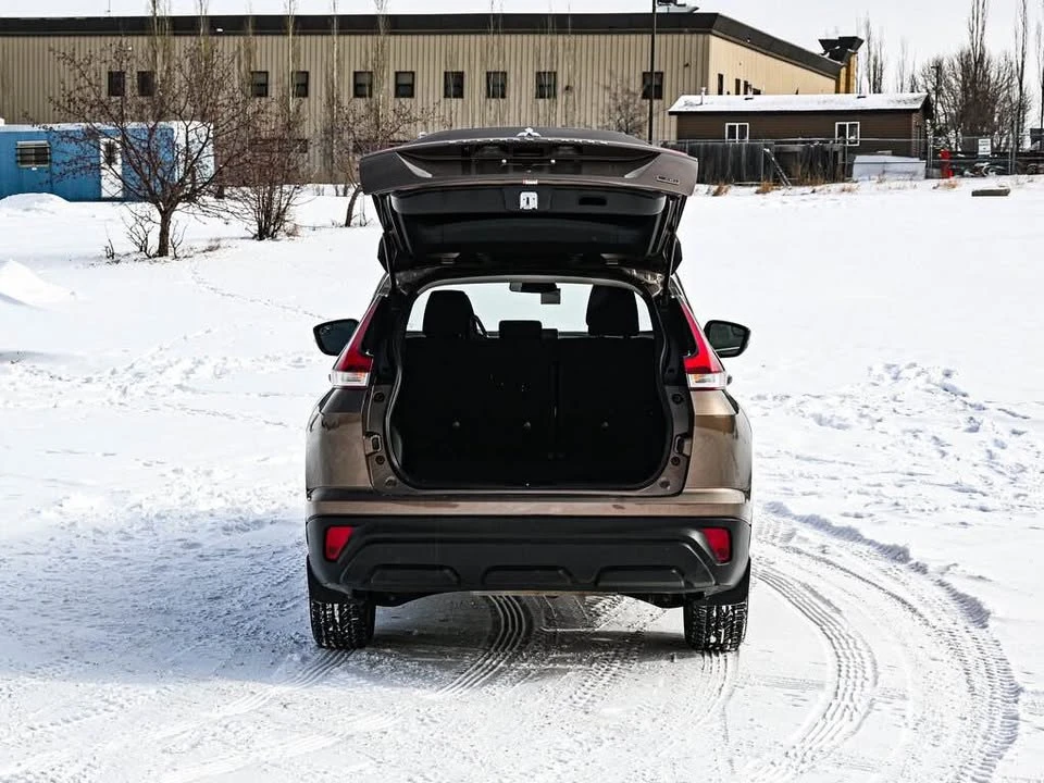 2023 Mitsubishi Eclipse Cross - Image 4 of 15
