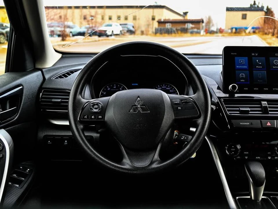 2023 Mitsubishi Eclipse Cross - Image 9 of 16