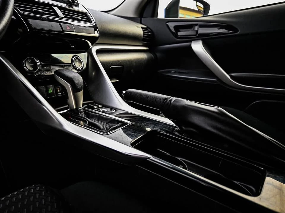 2023 Mitsubishi Eclipse Cross - Image 15 of 16