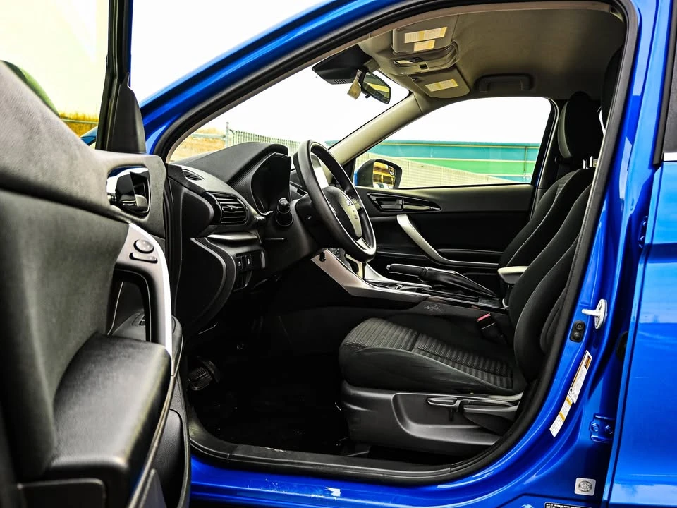 2023 Mitsubishi Eclipse Cross - Image 3 of 9