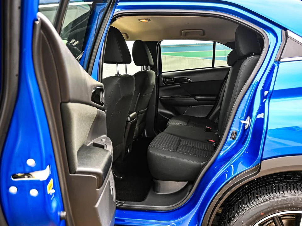 2023 Mitsubishi Eclipse Cross - Image 7 of 9