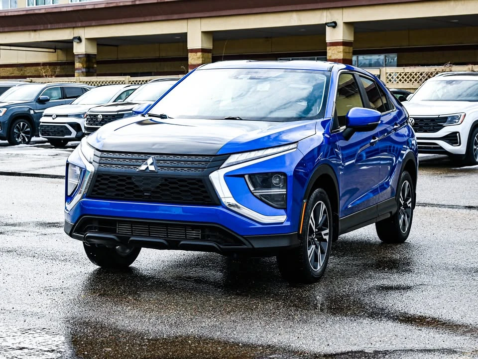 2023 Mitsubishi Eclipse Cross - Image 2 of 9