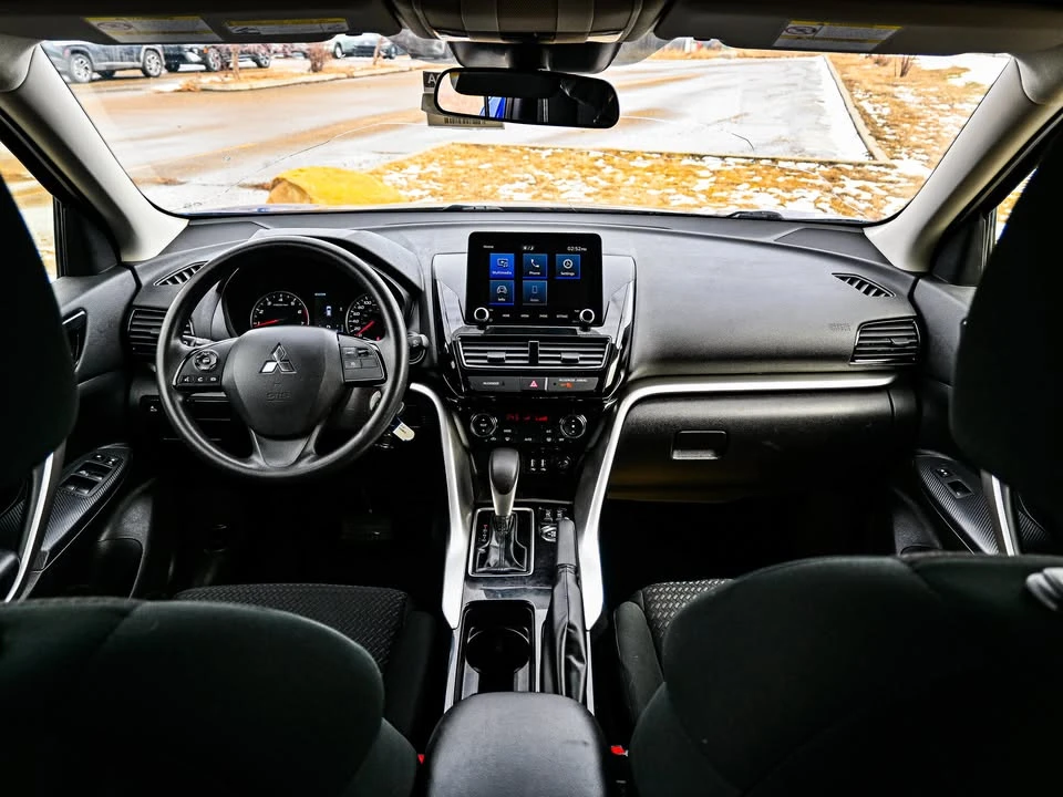 2023 Mitsubishi Eclipse Cross - Image 3 of 7