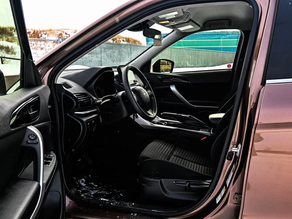 2023 Mitsubishi Eclipse Cross - Image 5 of 7