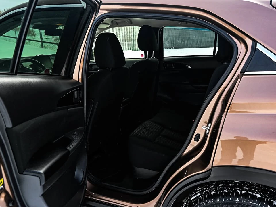 2023 Mitsubishi Eclipse Cross - Image 4 of 9