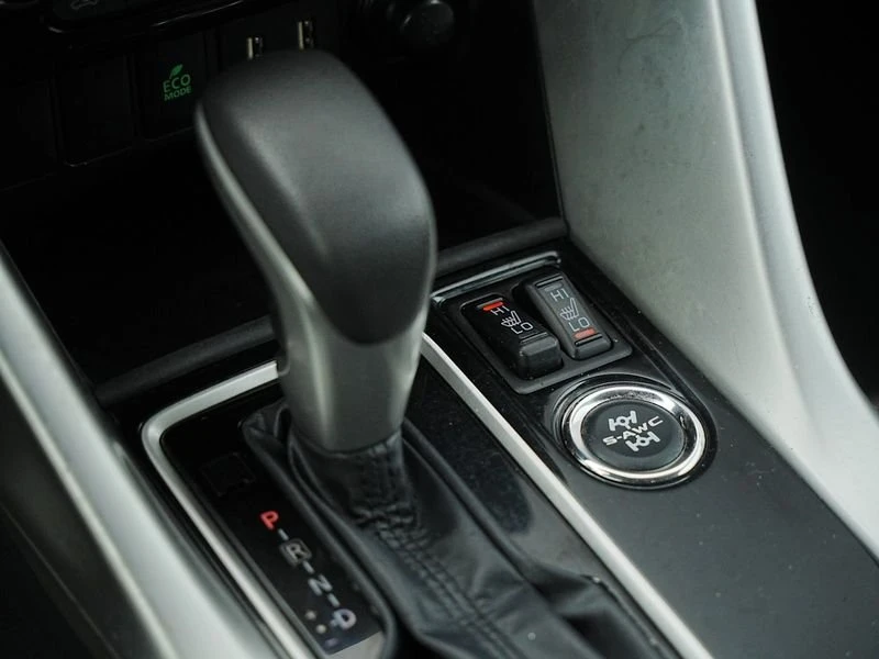 2023 Mitsubishi Eclipse Cross - Image 17 of 19