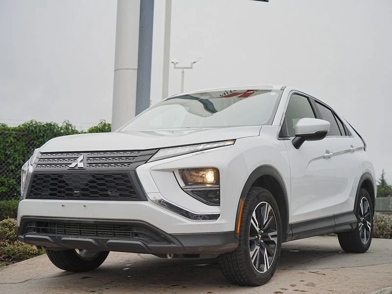 2023 Mitsubishi Eclipse Cross - Image 2 of 19