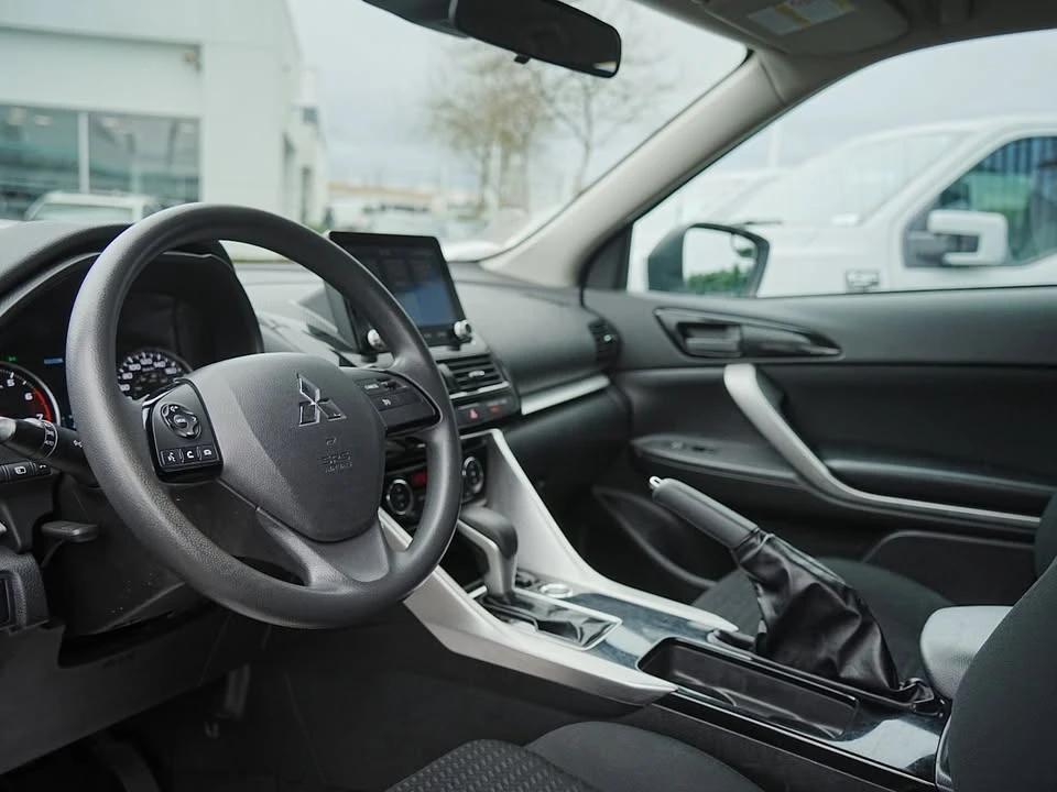 2023 Mitsubishi Eclipse Cross - Image 13 of 20