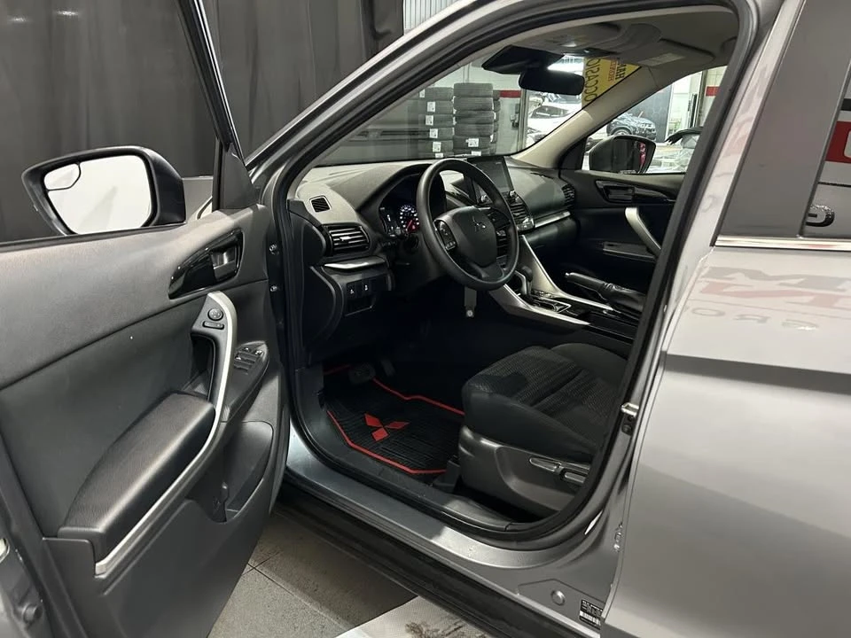 2023 Mitsubishi Eclipse Cross - Image 11 of 19
