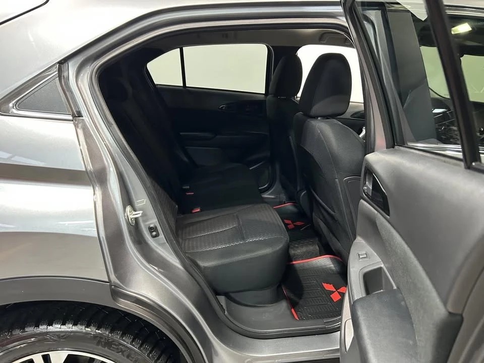 2023 Mitsubishi Eclipse Cross - Image 8 of 19