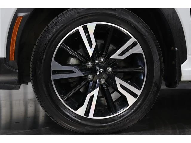 2023 Mitsubishi Eclipse Cross - Image 2 of 20