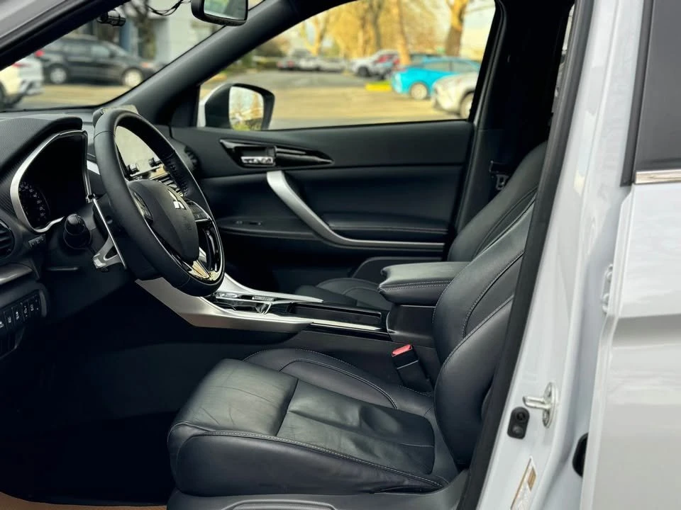2023 Mitsubishi Eclipse Cross - Image 5 of 7