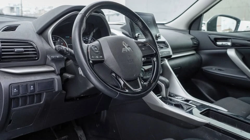 2023 Mitsubishi Eclipse Cross - Image 9 of 18