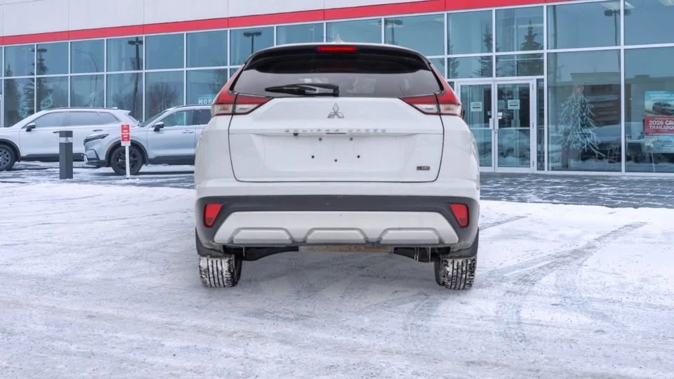 2023 Mitsubishi Eclipse Cross - Image 4 of 18