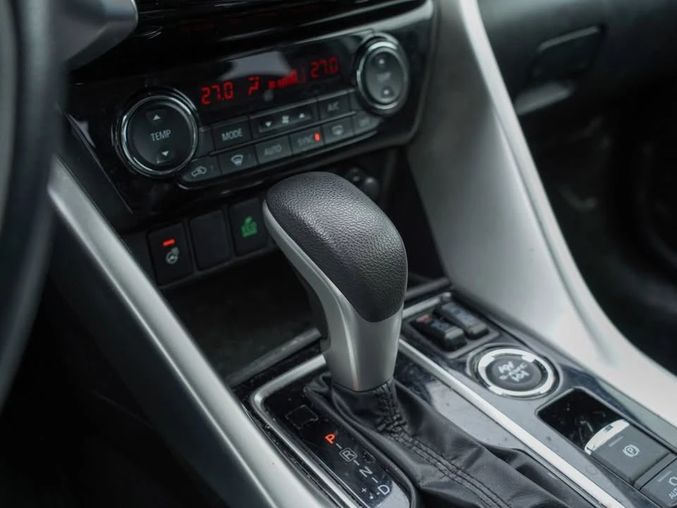 2023 Mitsubishi Eclipse Cross - Image 10 of 16