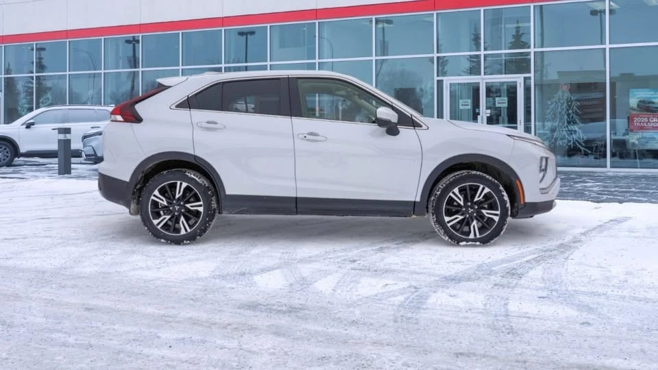2023 Mitsubishi Eclipse Cross - Image 3 of 18