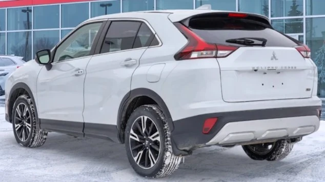 2023 Mitsubishi Eclipse Cross - Image 2 of 16
