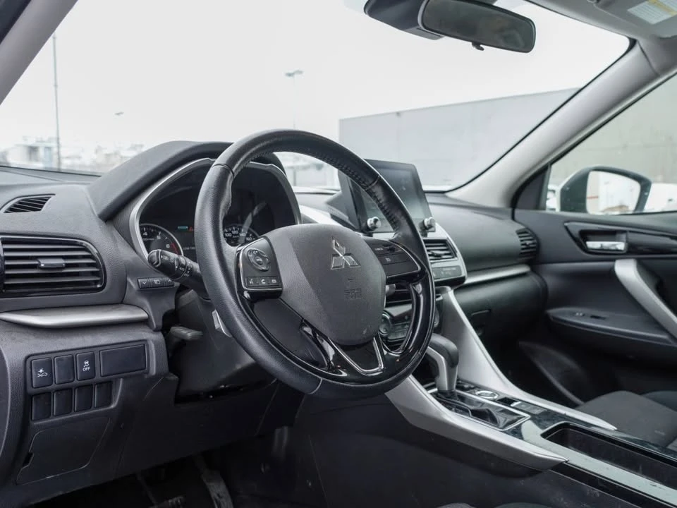 2023 Mitsubishi Eclipse Cross - Image 7 of 16