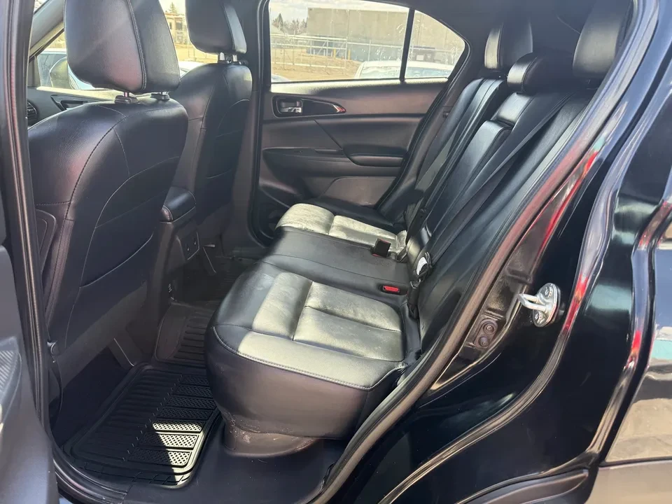2023 Mitsubishi Eclipse Cross - Image 8 of 18