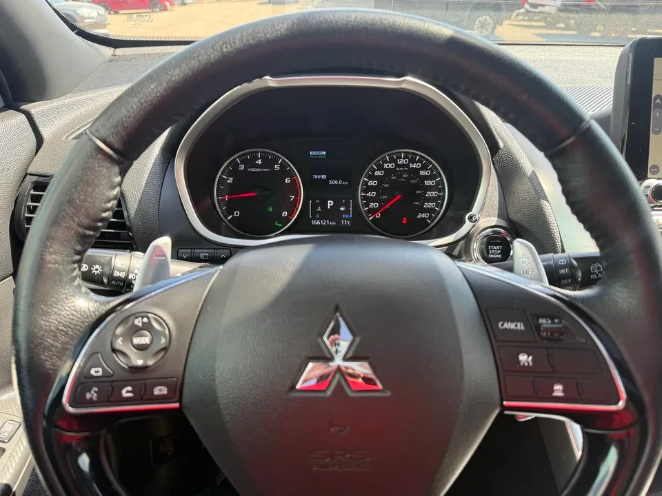 2023 Mitsubishi Eclipse Cross - Image 13 of 18