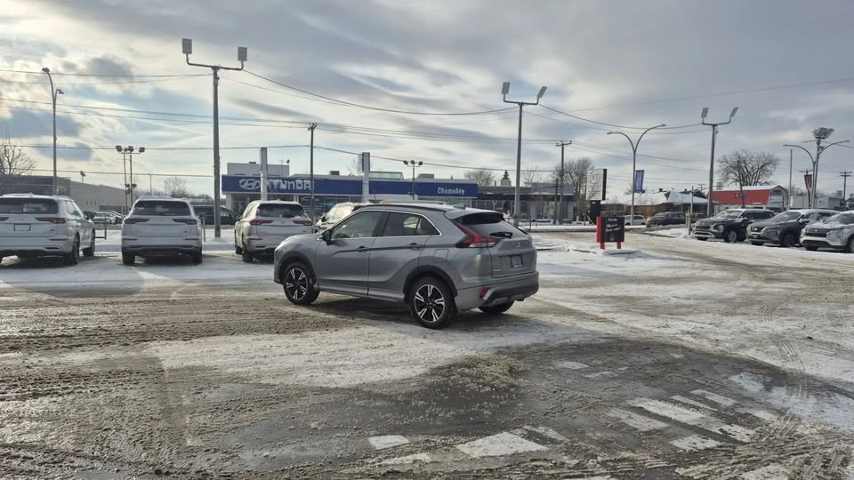 2023 Mitsubishi Eclipse Cross - Image 4 of 8