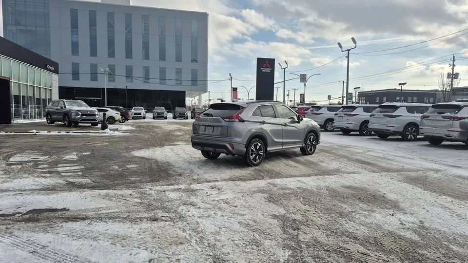 2023 Mitsubishi Eclipse Cross - Image 2 of 8