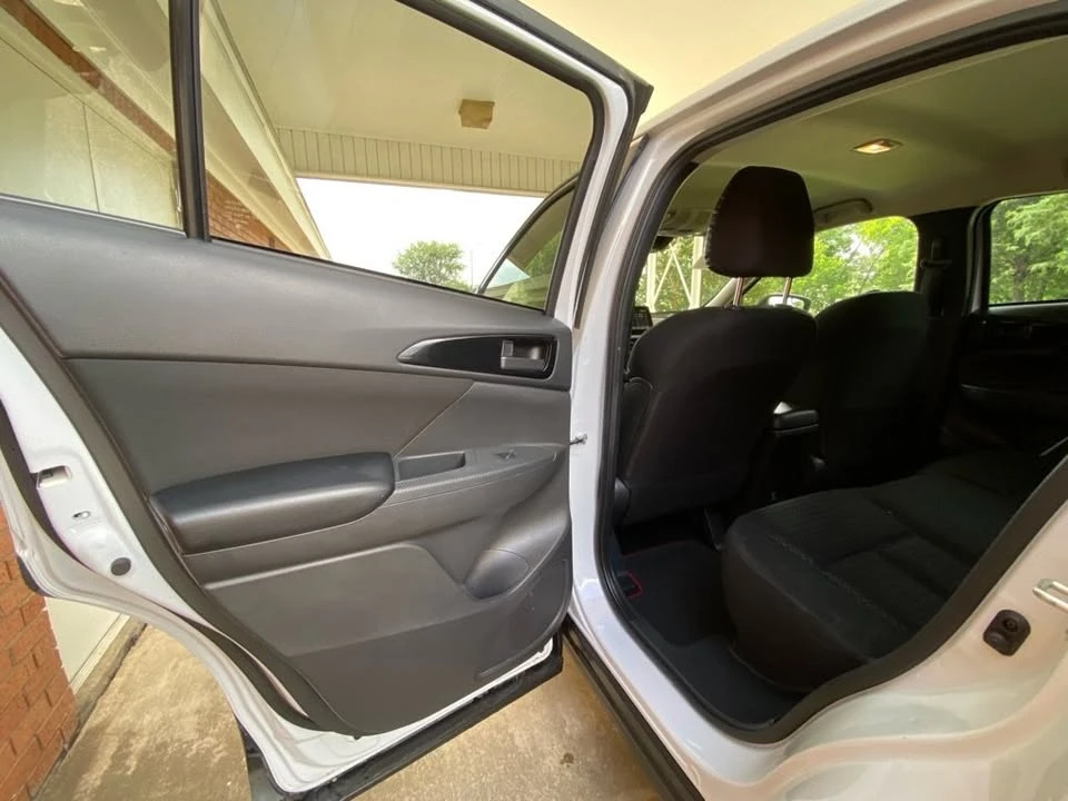 2023 Mitsubishi Eclipse Cross - Image 10 of 19