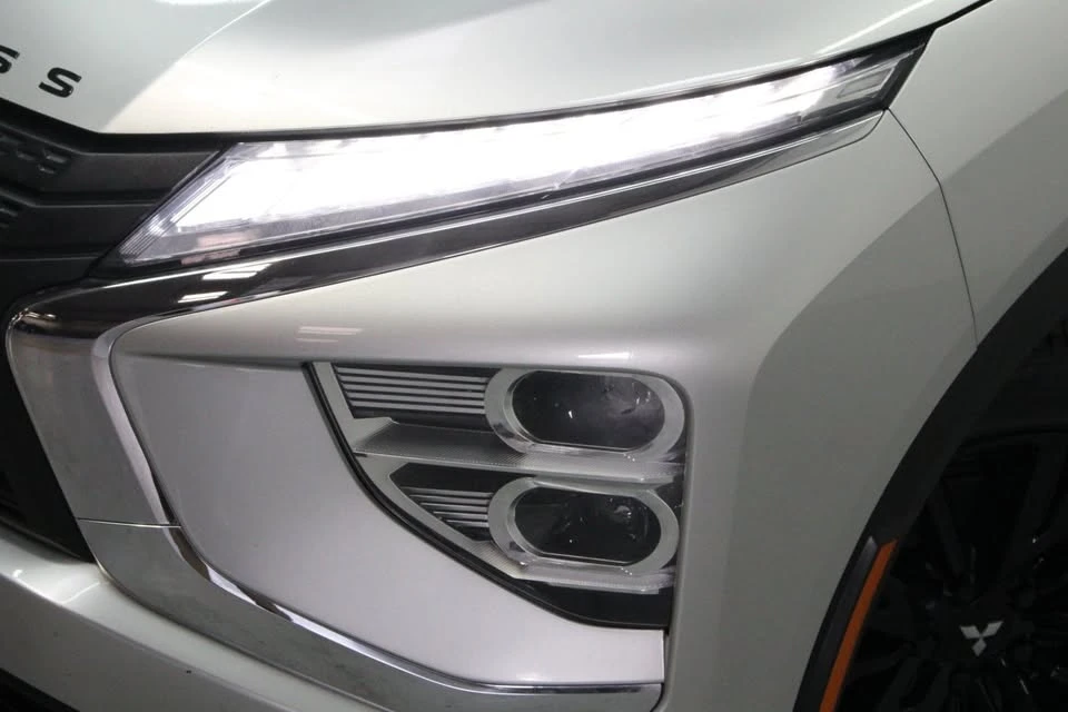 2023 Mitsubishi Eclipse Cross - Image 2 of 20