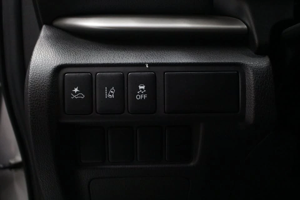 2023 Mitsubishi Eclipse Cross - Image 9 of 20