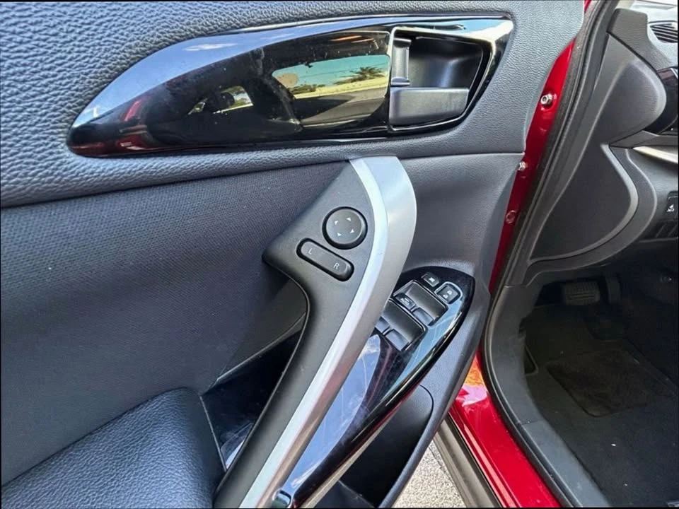 2023 Mitsubishi Eclipse Cross - Image 14 of 19