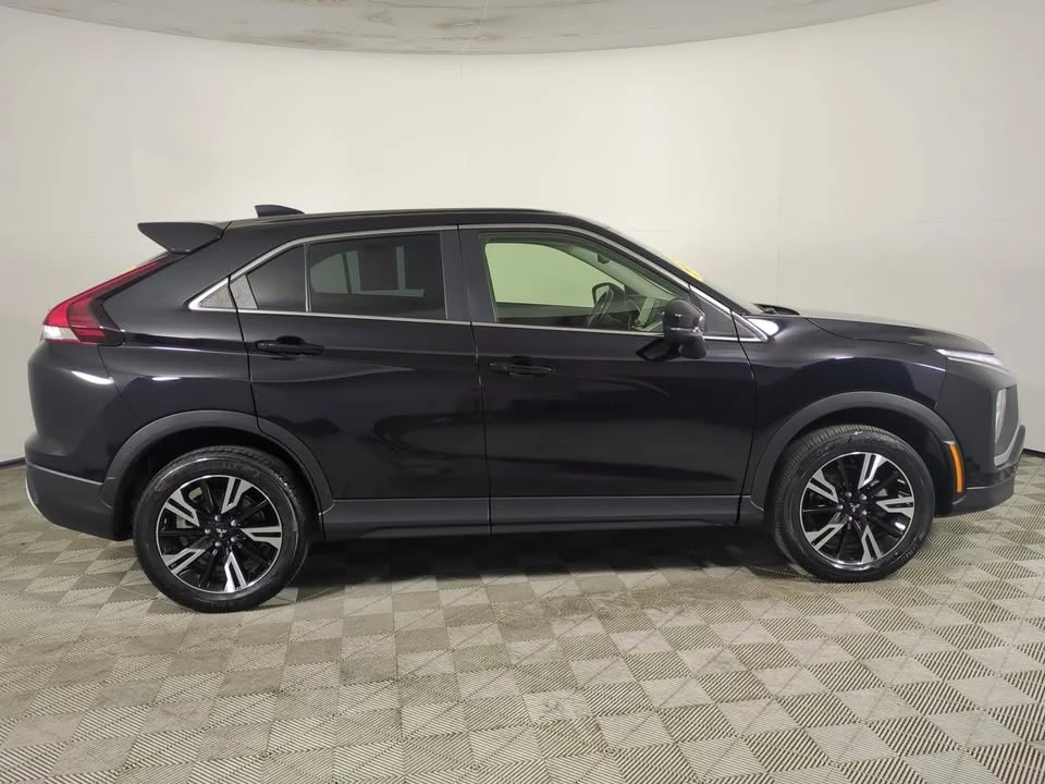 2023 Mitsubishi Eclipse Cross - Image 2 of 15