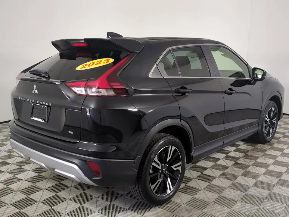 2023 Mitsubishi Eclipse Cross - Image 3 of 15
