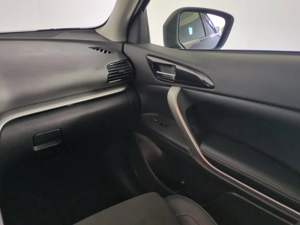 2023 Mitsubishi Eclipse Cross - Image 12 of 15