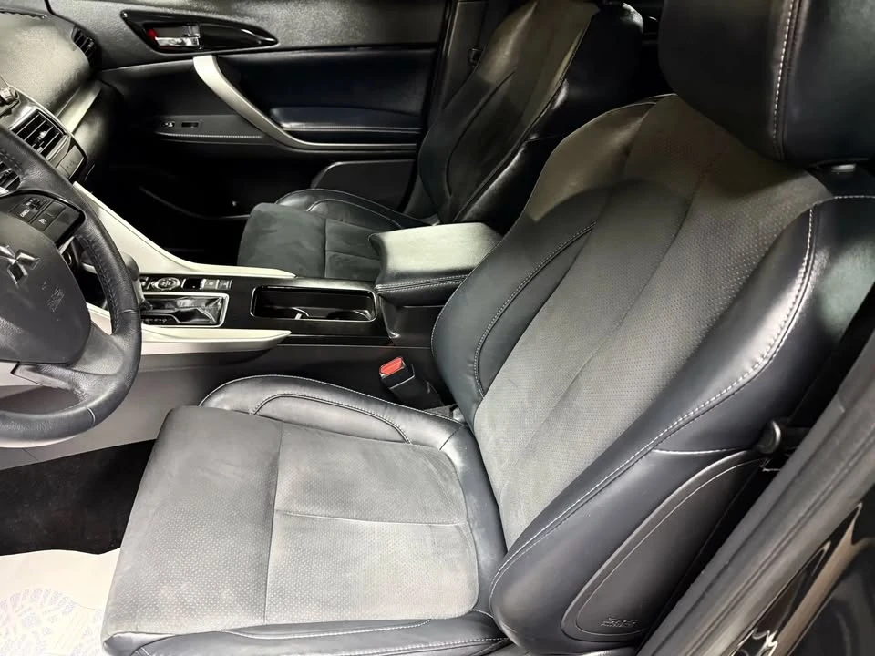 2023 Mitsubishi Eclipse Cross - Image 7 of 20