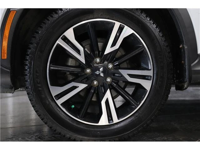 2023 Mitsubishi Eclipse Cross - Image 11 of 19