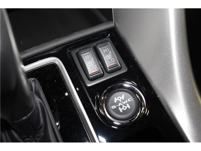 2023 Mitsubishi Eclipse Cross - Image 13 of 19