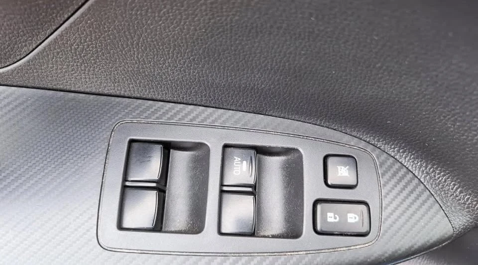 2023 Mitsubishi Eclipse Cross - Image 8 of 19