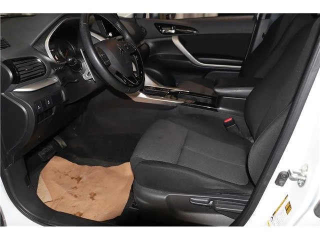 2023 Mitsubishi Eclipse Cross - Image 10 of 19