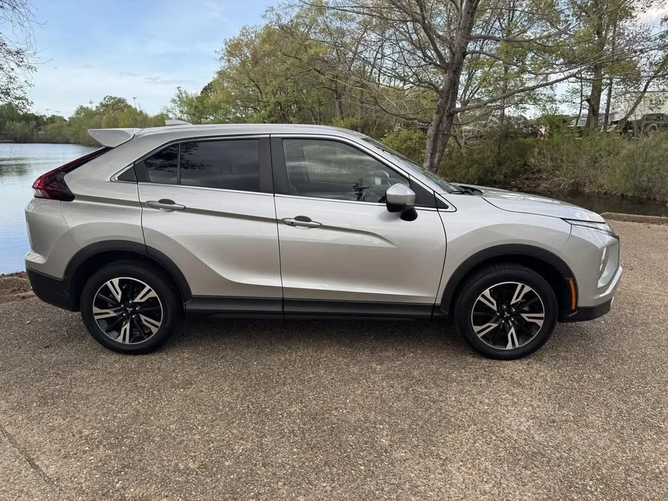2023 Mitsubishi Eclipse Cross - Image 2 of 14