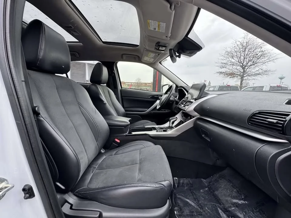 2023 Mitsubishi Eclipse Cross - Image 9 of 19