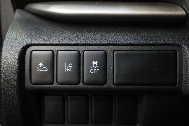 2023 Mitsubishi Eclipse Cross - Image 18 of 20