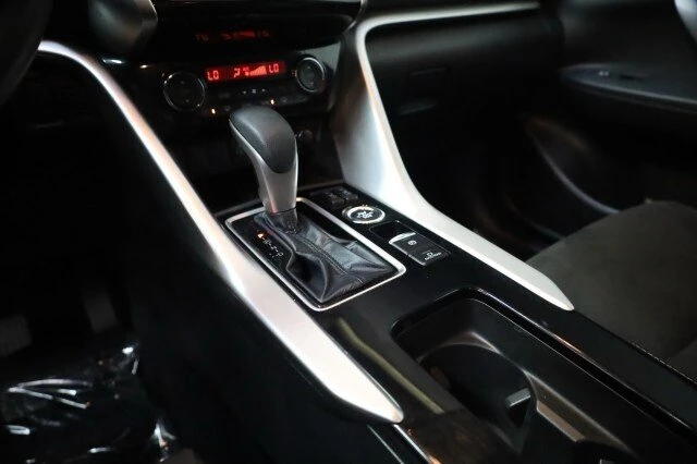 2023 Mitsubishi Eclipse Cross - Image 17 of 20