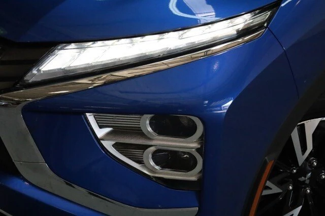 2023 Mitsubishi Eclipse Cross - Image 2 of 20
