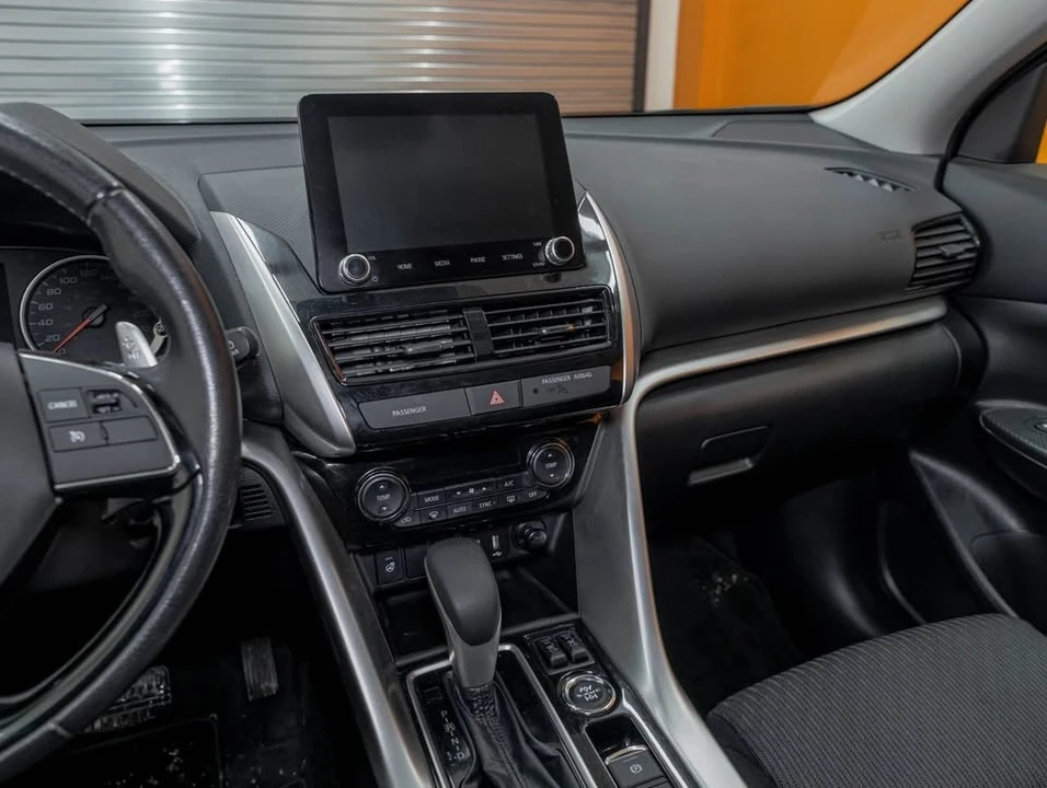 2023 Mitsubishi Eclipse Cross - Image 18 of 19