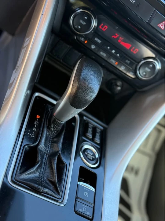 2023 Mitsubishi Eclipse Cross - Image 11 of 17