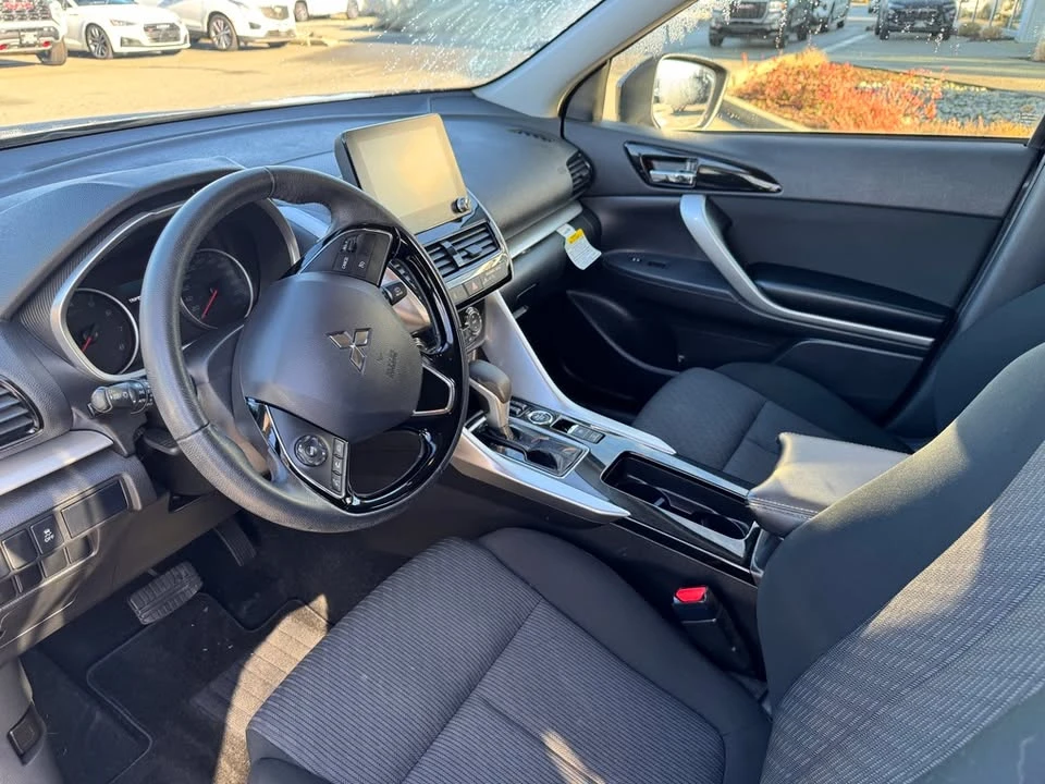 2023 Mitsubishi Eclipse Cross - Image 8 of 10